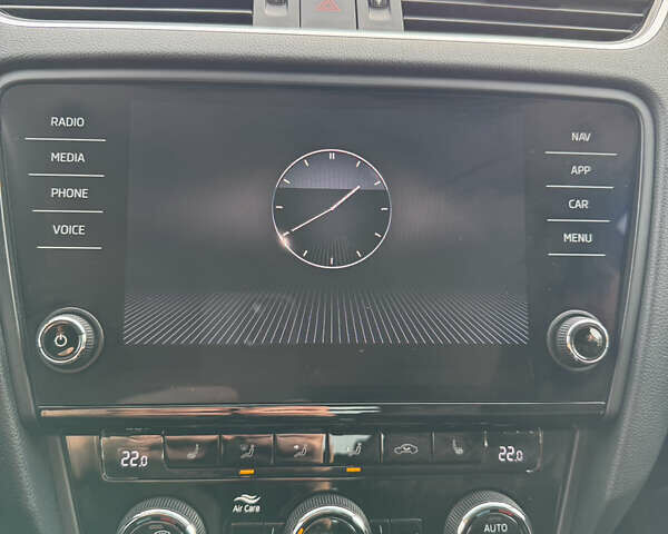 Білий Шкода Октавія, об'ємом двигуна 1.6 л та пробігом 249 тис. км за 14000 $, фото 22 на Automoto.ua