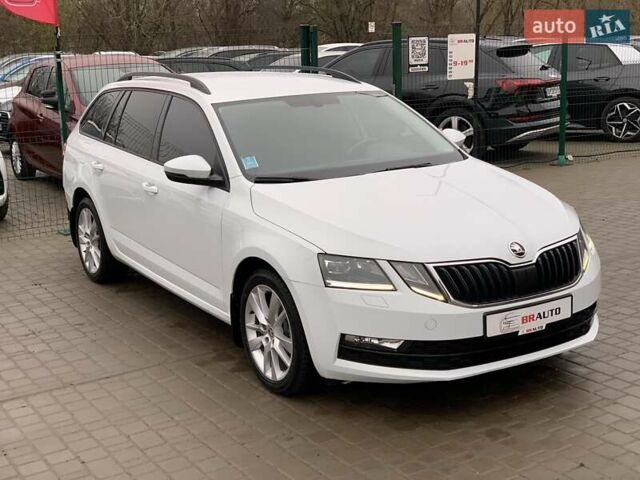 Білий Шкода Октавія, об'ємом двигуна 1.6 л та пробігом 202 тис. км за 16655 $, фото 9 на Automoto.ua