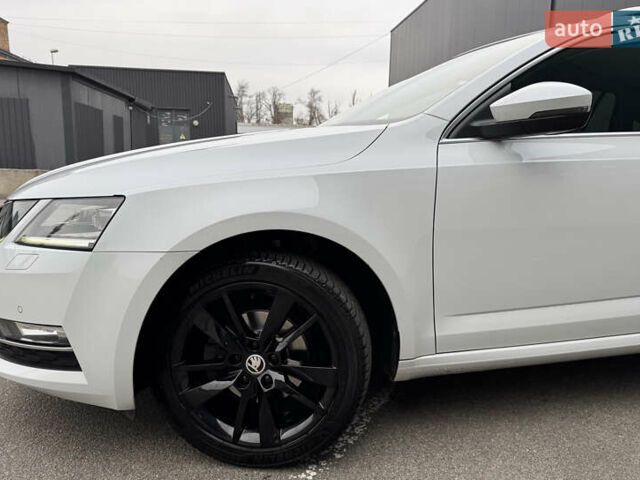 Белый Шкода Октавия, объемом двигателя 1.6 л и пробегом 196 тыс. км за 15499 $, фото 26 на Automoto.ua