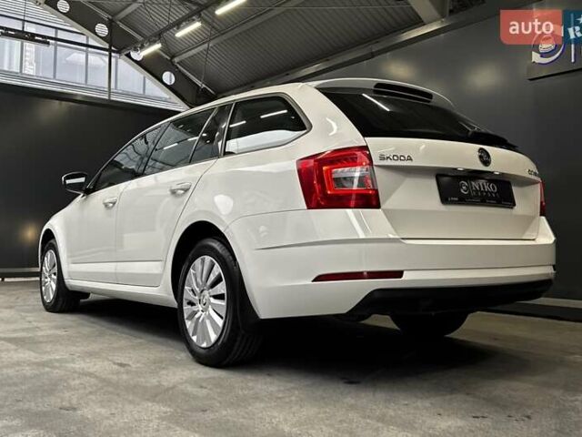 Белый Шкода Октавия, объемом двигателя 1.97 л и пробегом 148 тыс. км за 18300 $, фото 11 на Automoto.ua