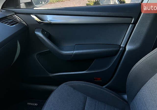 Белый Шкода Октавия, объемом двигателя 2 л и пробегом 201 тыс. км за 14300 $, фото 23 на Automoto.ua