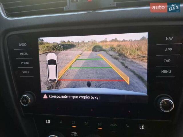 Белый Шкода Октавия, объемом двигателя 1.97 л и пробегом 285 тыс. км за 16000 $, фото 16 на Automoto.ua