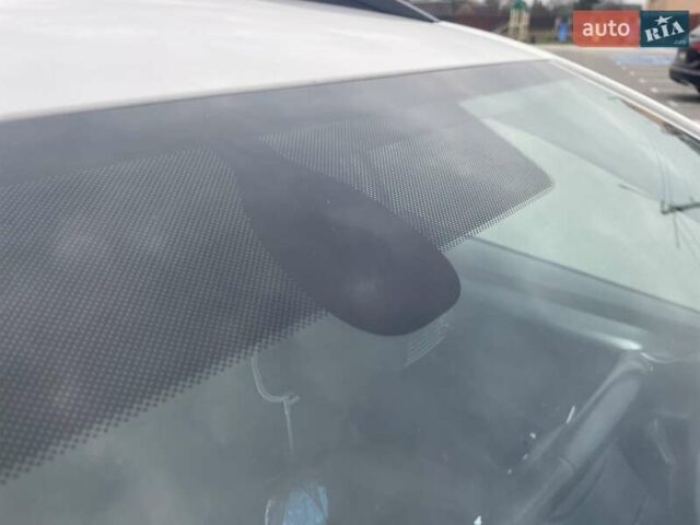 Білий Шкода Октавія, об'ємом двигуна 2 л та пробігом 218 тис. км за 13999 $, фото 60 на Automoto.ua