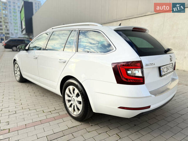 Белый Шкода Октавия, объемом двигателя 2 л и пробегом 319 тыс. км за 15500 $, фото 16 на Automoto.ua