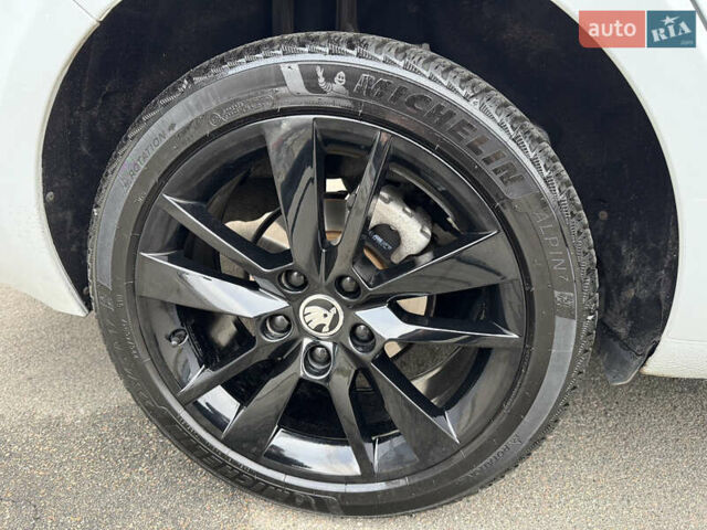 Белый Шкода Октавия, объемом двигателя 1.6 л и пробегом 196 тыс. км за 15499 $, фото 33 на Automoto.ua