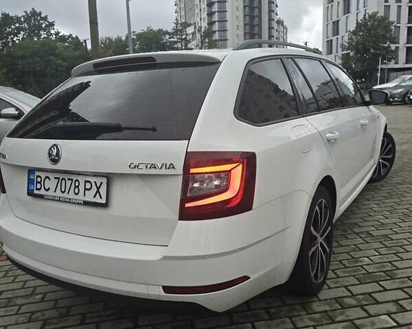 Білий Шкода Октавія, об'ємом двигуна 1.6 л та пробігом 185 тис. км за 16300 $, фото 3 на Automoto.ua