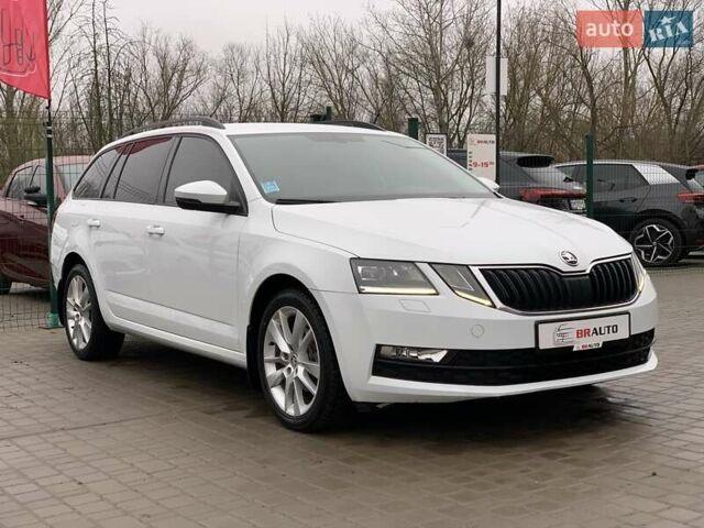 Білий Шкода Октавія, об'ємом двигуна 1.6 л та пробігом 202 тис. км за 16655 $, фото 8 на Automoto.ua