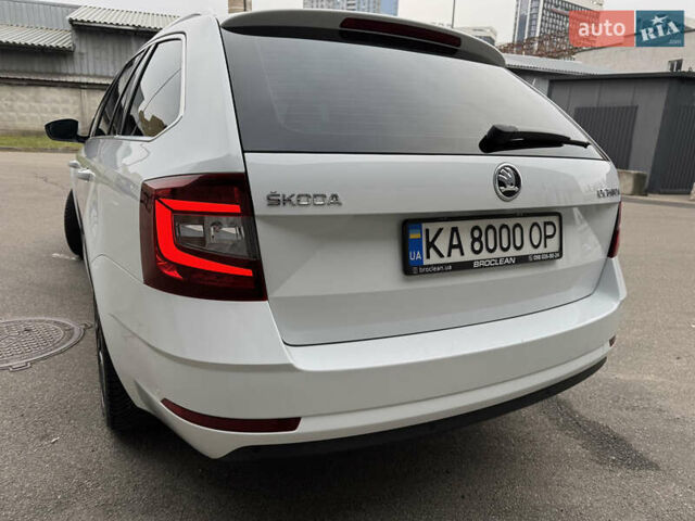 Белый Шкода Октавия, объемом двигателя 1.6 л и пробегом 196 тыс. км за 15499 $, фото 22 на Automoto.ua