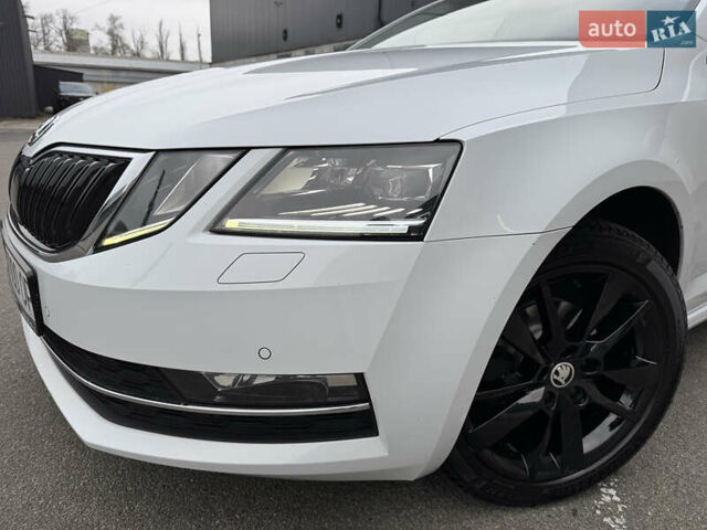 Белый Шкода Октавия, объемом двигателя 1.6 л и пробегом 196 тыс. км за 15499 $, фото 19 на Automoto.ua