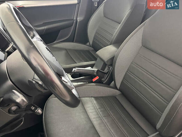 Белый Шкода Октавия, объемом двигателя 1.97 л и пробегом 188 тыс. км за 17750 $, фото 6 на Automoto.ua