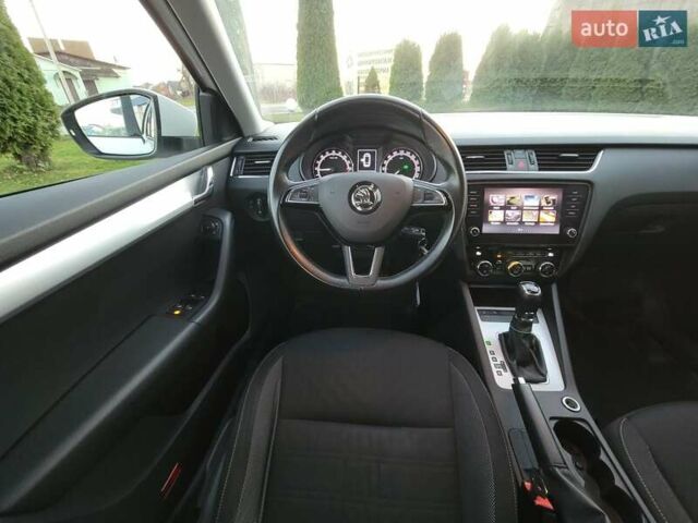 Білий Шкода Октавія, об'ємом двигуна 1.6 л та пробігом 218 тис. км за 13500 $, фото 23 на Automoto.ua