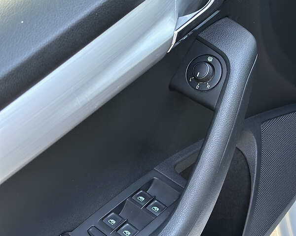 Белый Шкода Октавия, объемом двигателя 2 л и пробегом 257 тыс. км за 14000 $, фото 15 на Automoto.ua