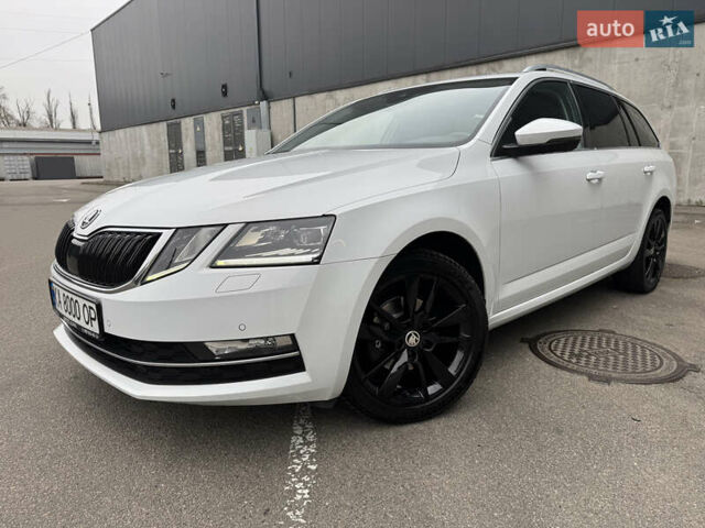 Белый Шкода Октавия, объемом двигателя 1.6 л и пробегом 196 тыс. км за 15499 $, фото 4 на Automoto.ua
