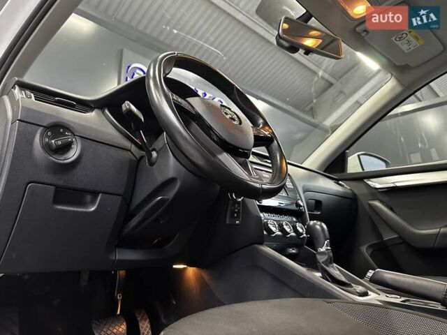 Белый Шкода Октавия, объемом двигателя 1.97 л и пробегом 148 тыс. км за 18300 $, фото 27 на Automoto.ua