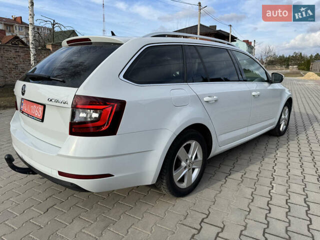 Белый Шкода Октавия, объемом двигателя 2 л и пробегом 191 тыс. км за 16650 $, фото 7 на Automoto.ua