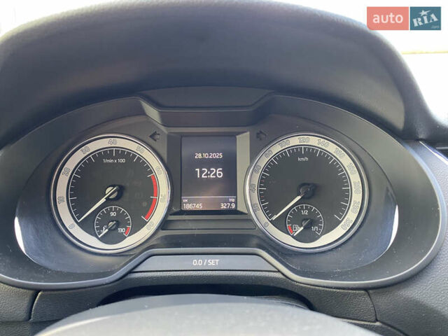 Білий Шкода Октавія, об'ємом двигуна 1.4 л та пробігом 186 тис. км за 12300 $, фото 19 на Automoto.ua