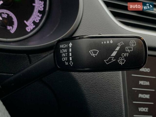 Білий Шкода Октавія, об'ємом двигуна 1.6 л та пробігом 202 тис. км за 16655 $, фото 44 на Automoto.ua