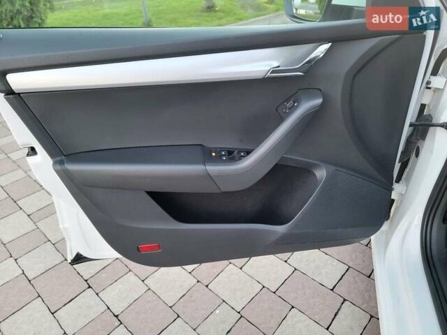 Білий Шкода Октавія, об'ємом двигуна 1.6 л та пробігом 218 тис. км за 13500 $, фото 34 на Automoto.ua