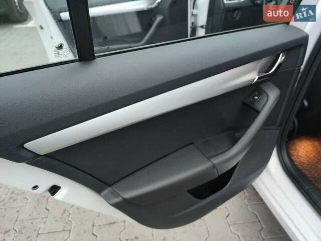 Білий Шкода Октавія, об'ємом двигуна 1.97 л та пробігом 198 тис. км за 14750 $, фото 26 на Automoto.ua