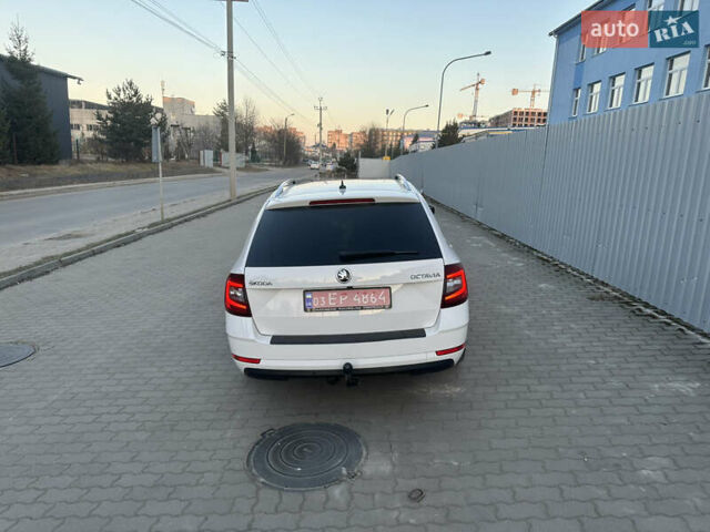 Білий Шкода Октавія, об'ємом двигуна 2 л та пробігом 197 тис. км за 18400 $, фото 5 на Automoto.ua