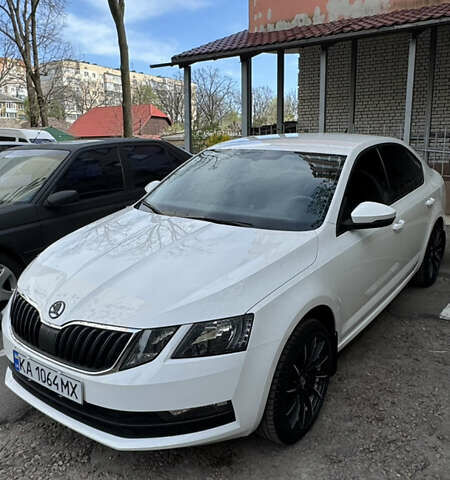 Белый Шкода Октавия, объемом двигателя 1.4 л и пробегом 75 тыс. км за 16500 $, фото 47 на Automoto.ua