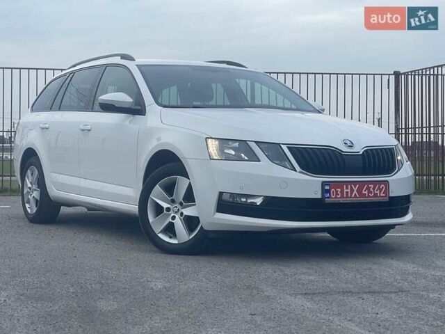 Білий Шкода Октавія, об'ємом двигуна 2 л та пробігом 218 тис. км за 13999 $, фото 4 на Automoto.ua