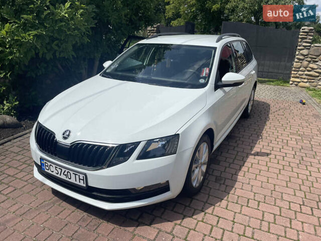 Белый Шкода Октавия, объемом двигателя 1.6 л и пробегом 212 тыс. км за 14500 $, фото 6 на Automoto.ua