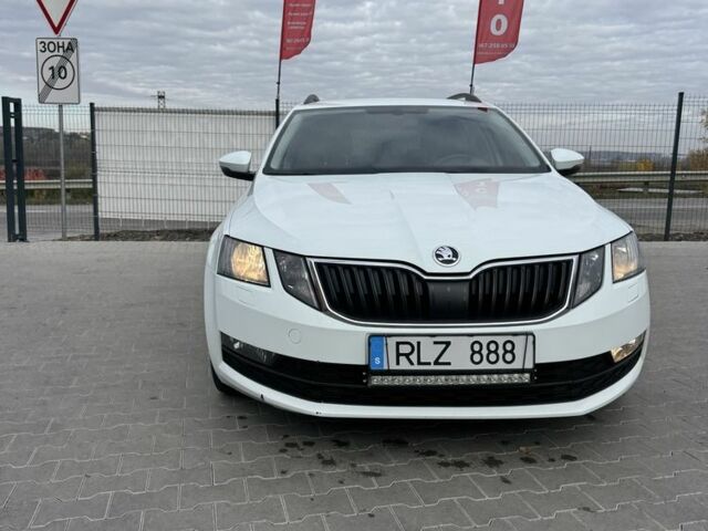 Білий Шкода Октавія, об'ємом двигуна 2 л та пробігом 280 тис. км за 12300 $, фото 22 на Automoto.ua