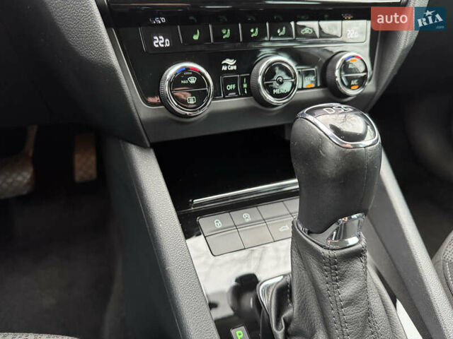 Белый Шкода Октавия, объемом двигателя 1.6 л и пробегом 196 тыс. км за 15499 $, фото 52 на Automoto.ua