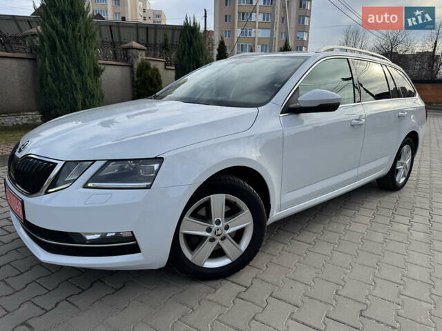 Белый Шкода Октавия, объемом двигателя 2 л и пробегом 191 тыс. км за 16650 $, фото 1 на Automoto.ua