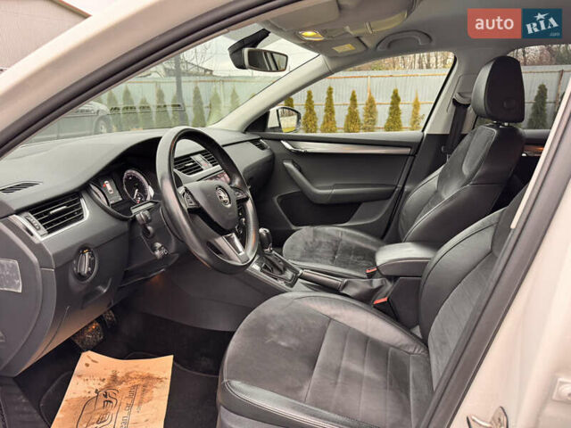 Білий Шкода Октавія, об'ємом двигуна 2 л та пробігом 209 тис. км за 16500 $, фото 14 на Automoto.ua