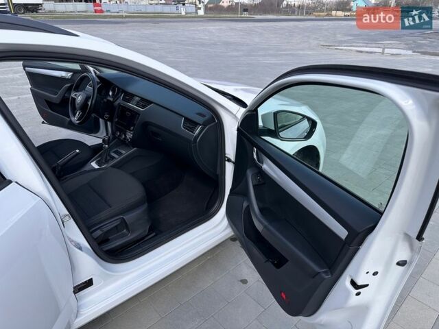 Білий Шкода Октавія, об'ємом двигуна 1.6 л та пробігом 276 тис. км за 15300 $, фото 13 на Automoto.ua