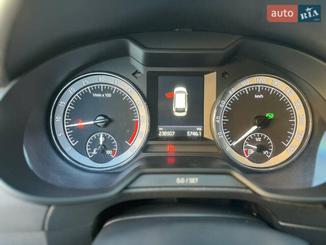 Шкода Октавія 2019 у Мукачеве на Automoto.ua Білий Шкода Октавія, об'ємом двигуна 2 л та пробігом 238 тис. км за 17400 $, фото 38 на Automoto.ua