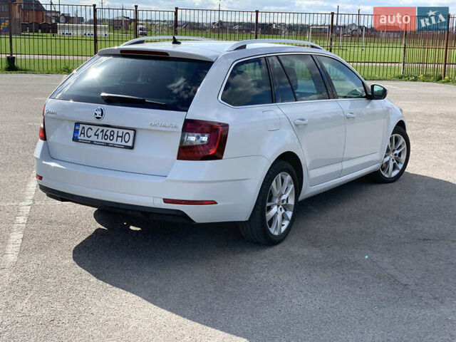 Белый Шкода Октавия, объемом двигателя 2 л и пробегом 277 тыс. км за 16500 $, фото 3 на Automoto.ua