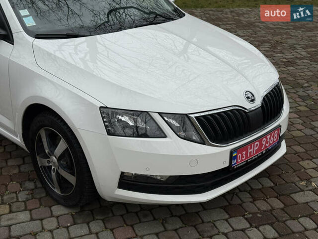 Белый Шкода Октавия, объемом двигателя 2 л и пробегом 197 тыс. км за 14200 $, фото 13 на Automoto.ua