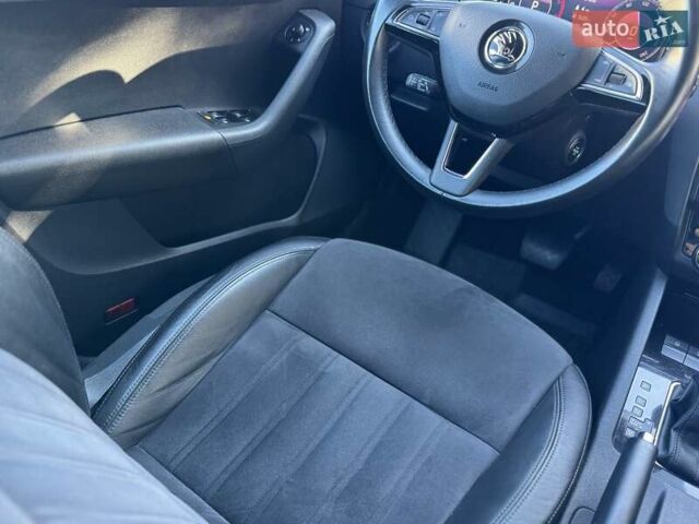 Шкода Октавия 2019 в Ровно на Automoto.ua Белый Шкода Октавия, объемом двигателя 1.97 л и пробегом 226 тыс. км за 18450 $, фото 33 на Automoto.ua