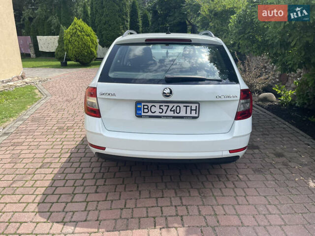 Белый Шкода Октавия, объемом двигателя 1.6 л и пробегом 212 тыс. км за 14500 $, фото 7 на Automoto.ua