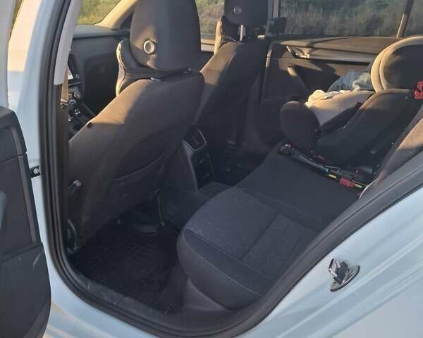 Белый Шкода Октавия, объемом двигателя 1.97 л и пробегом 285 тыс. км за 16000 $, фото 12 на Automoto.ua