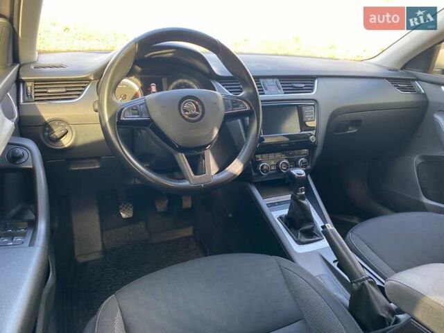 Білий Шкода Октавія, об'ємом двигуна 1.4 л та пробігом 186 тис. км за 12300 $, фото 9 на Automoto.ua