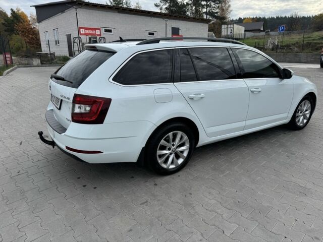 Білий Шкода Октавія, об'ємом двигуна 2 л та пробігом 280 тис. км за 12300 $, фото 4 на Automoto.ua