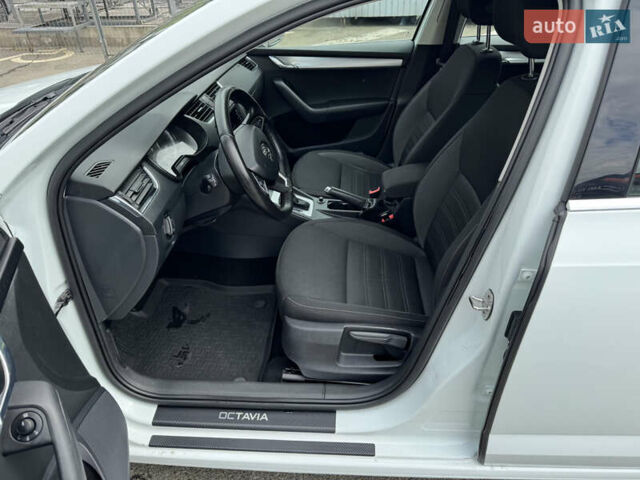 Шкода Октавія 2019 у Ирпене на Automoto.ua Білий Шкода Октавія, об'ємом двигуна 2 л та пробігом 280 тис. км за 14800 $, фото 11 на Automoto.ua