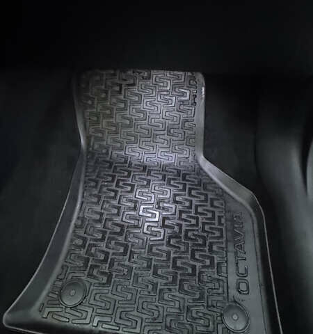 Белый Шкода Октавия, объемом двигателя 1.4 л и пробегом 75 тыс. км за 16500 $, фото 25 на Automoto.ua