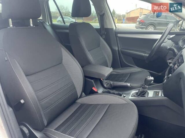 Білий Шкода Октавія, об'ємом двигуна 2 л та пробігом 218 тис. км за 13999 $, фото 55 на Automoto.ua