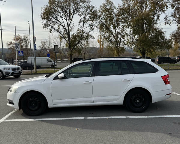 Білий Шкода Октавія, об'ємом двигуна 1.6 л та пробігом 249 тис. км за 14000 $, фото 3 на Automoto.ua