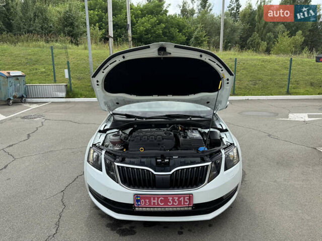 Шкода Октавія 2019 у Ирпене на Automoto.ua Білий Шкода Октавія, об'ємом двигуна 2 л та пробігом 280 тис. км за 14800 $, фото 25 на Automoto.ua