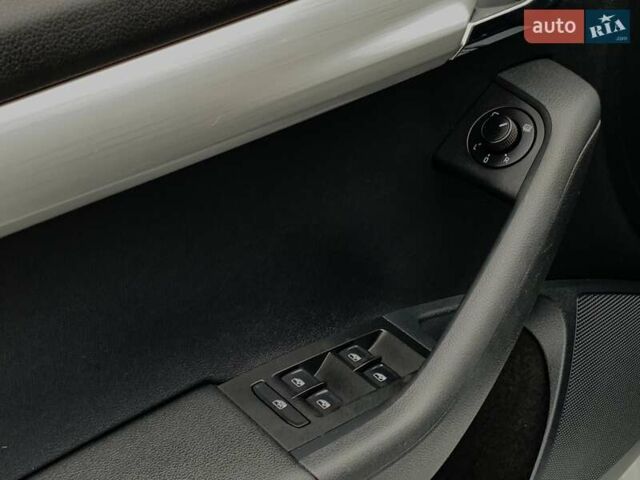 Білий Шкода Октавія, об'ємом двигуна 1.6 л та пробігом 202 тис. км за 16655 $, фото 38 на Automoto.ua