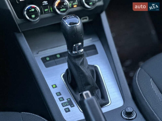 Білий Шкода Октавія, об'ємом двигуна 2 л та пробігом 217 тис. км за 14499 $, фото 32 на Automoto.ua