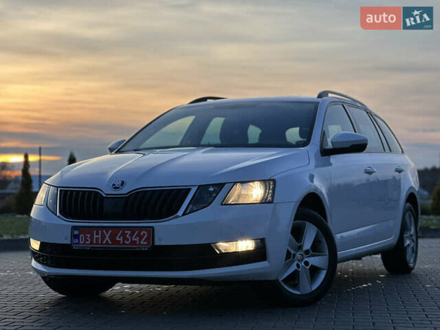 Білий Шкода Октавія, об'ємом двигуна 2 л та пробігом 217 тис. км за 14499 $, фото 5 на Automoto.ua