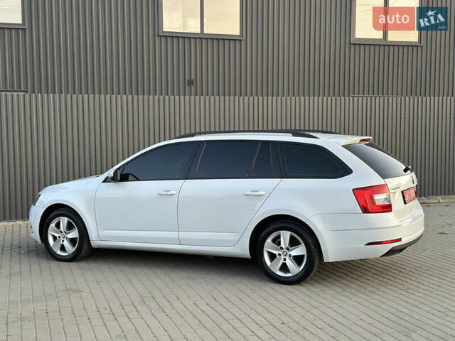 Белый Шкода Октавия, объемом двигателя 2 л и пробегом 257 тыс. км за 14000 $, фото 7 на Automoto.ua