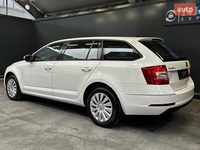 Белый Шкода Октавия, объемом двигателя 1.97 л и пробегом 148 тыс. км за 18300 $, фото 8 на Automoto.ua